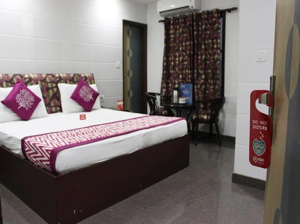 Oyo 2705 Hotel Preet Palace Neu-Delhi Exterior foto