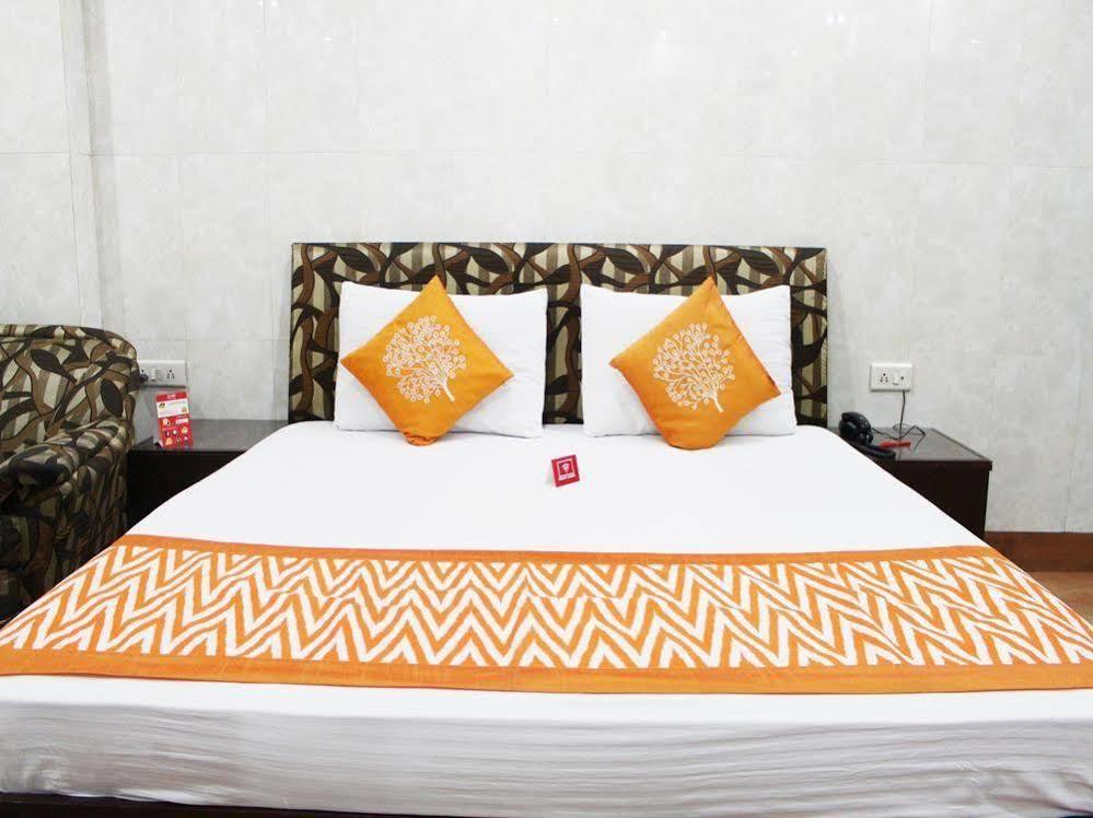 Oyo 2705 Hotel Preet Palace Neu-Delhi Exterior foto