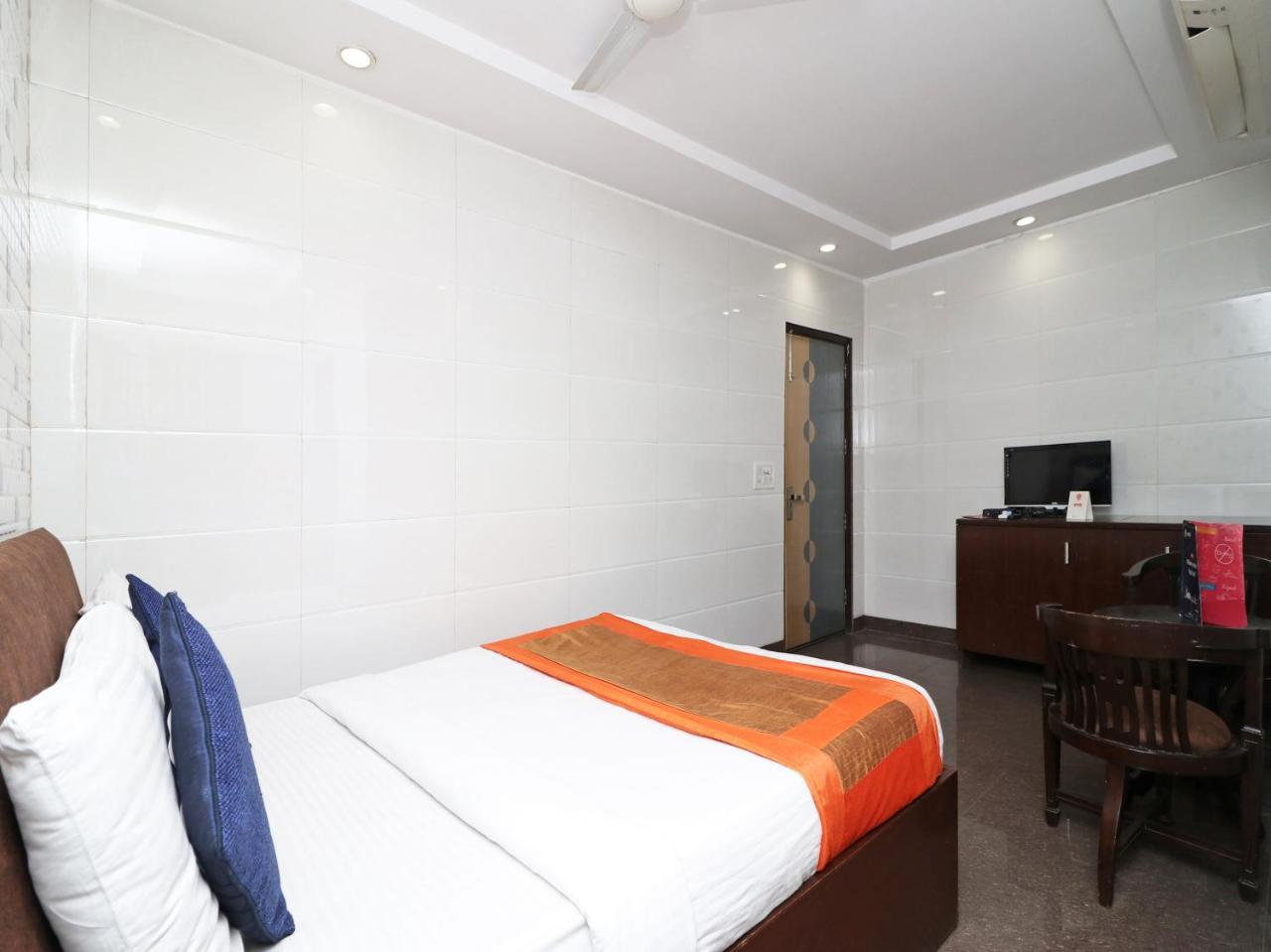 Oyo 2705 Hotel Preet Palace Neu-Delhi Exterior foto