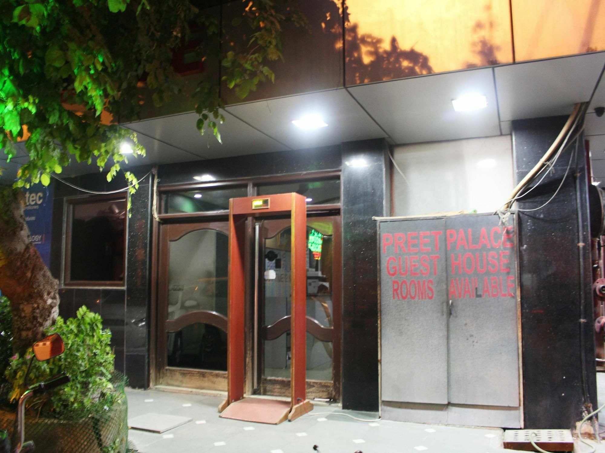 Oyo 2705 Hotel Preet Palace Neu-Delhi Exterior foto